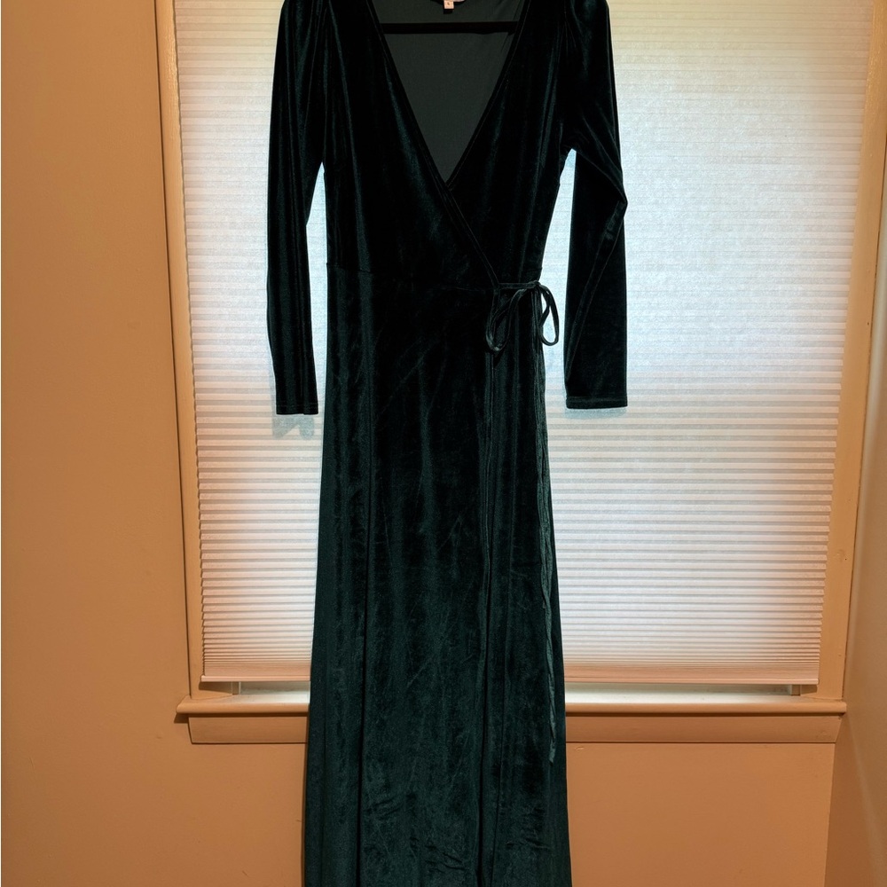 Esmeralda Velvet Wrap Maxi Dress in Emerald
